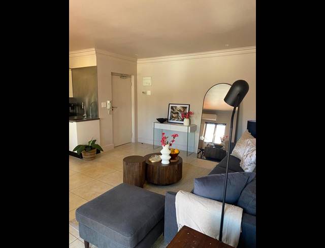 1 BEDROOM APARTMENT FOR SALE IN SEA POINT